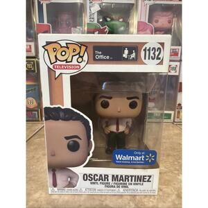 Funko Pop! The Office - Oscar Martinez - Walmart (Exclusive) #1132 w/Protector